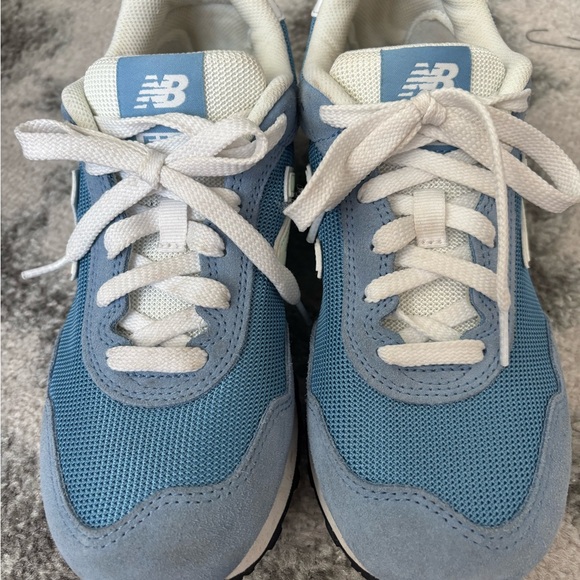 New Balance 515 Woman’s Retro Sneakers in Blue and White - Picture 10 of 10